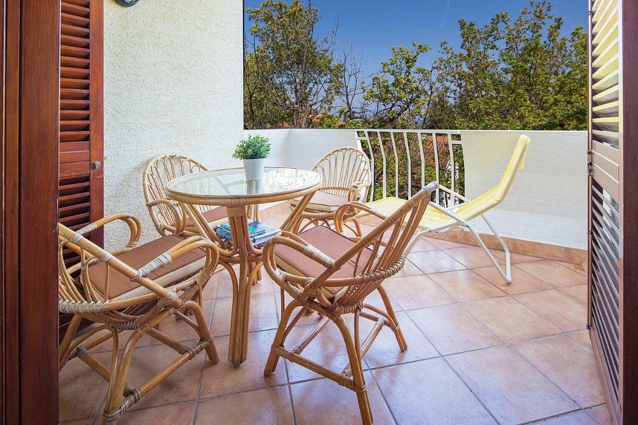 Apartments Bo Малинска Экстерьер фото