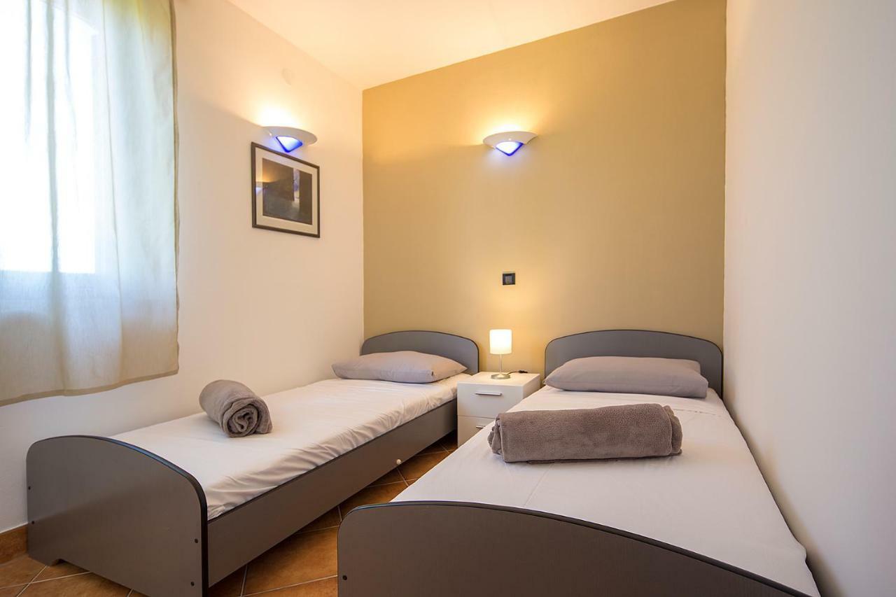 Apartments Bo Малинска Экстерьер фото