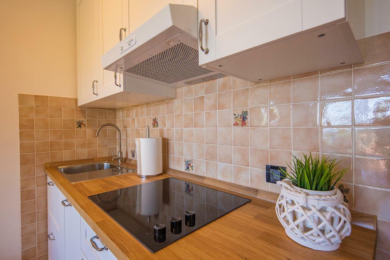 Apartments Bo Малинска Экстерьер фото