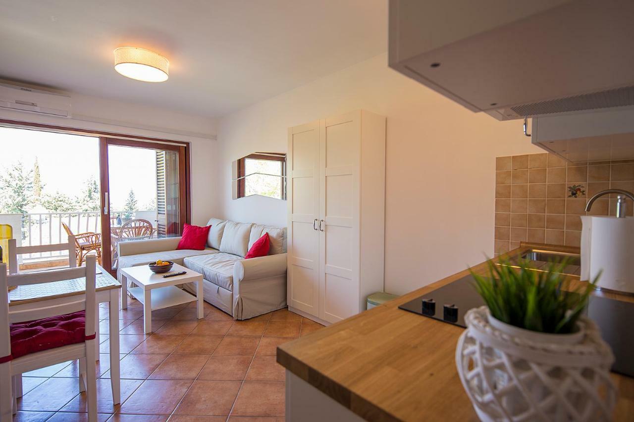 Apartments Bo Малинска Экстерьер фото