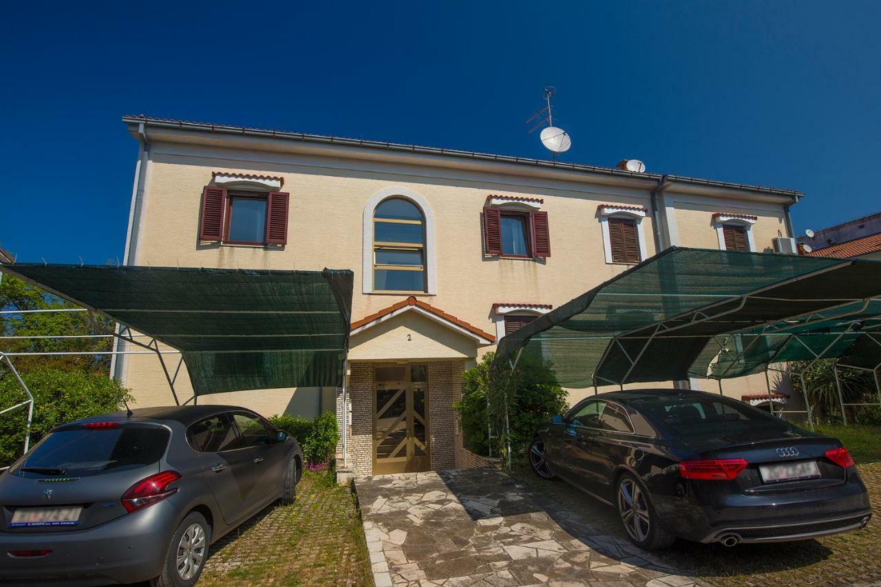 Apartments Bo Малинска Экстерьер фото